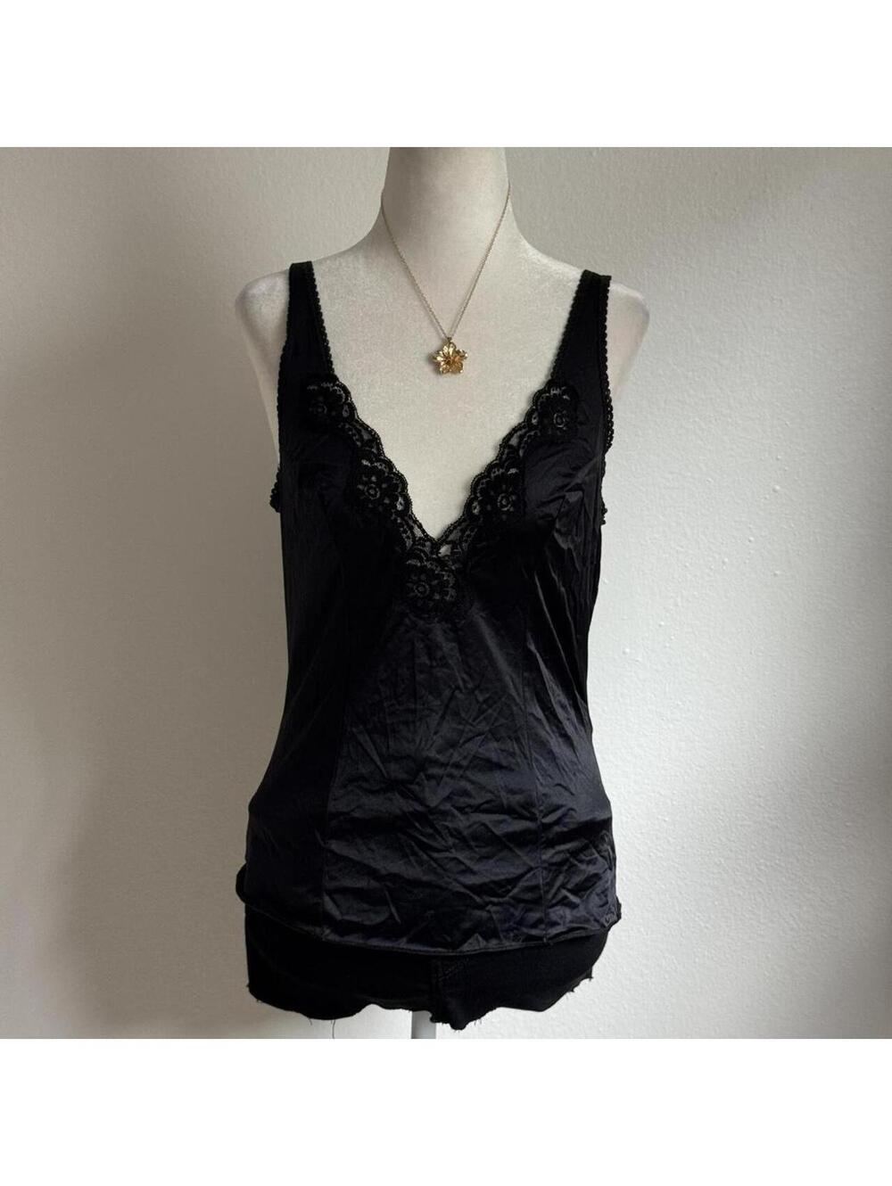 ੈ✩‧₊˚Vintage vassarette black lace nylon cami